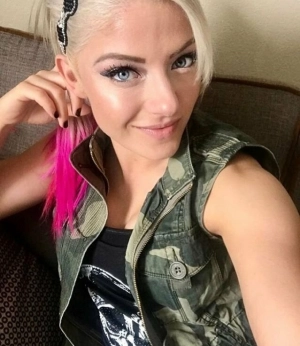 300px_alexa-bliss_348.webp