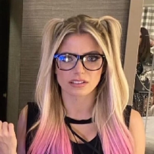 300px_alexa-bliss_460.webp