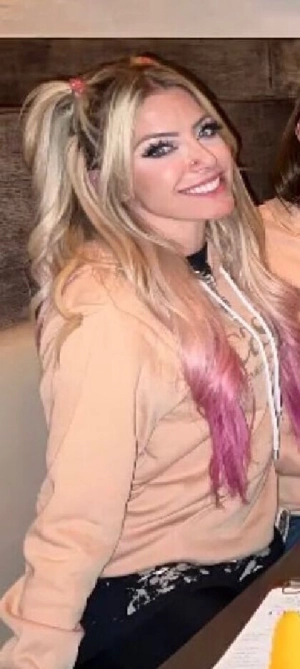 300px_alexa-bliss_461.webp