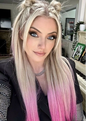 300px_alexa-bliss_472.webp