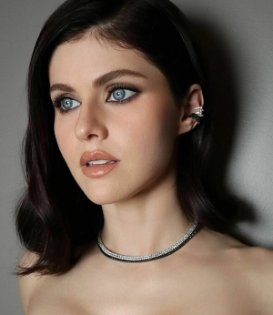 300px_alexandra-daddario_1492.webp