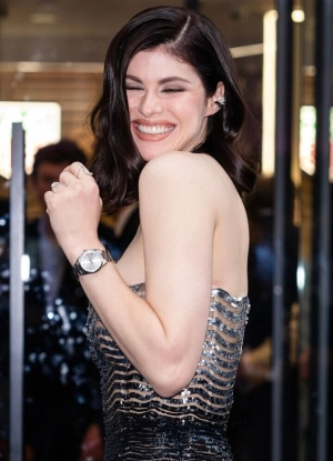 300px_alexandra-daddario_1500.webp