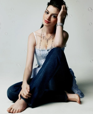 300px_anne-hathaway_451.webp