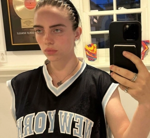 300px_billie-eilish_1251.webp