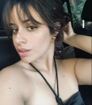 300px_camila-cabello_1175.webp