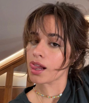 300px_camila-cabello_1195.webp