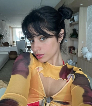 300px_camila-cabello_1267.webp