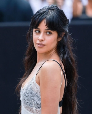 300px_camila-cabello_1387.webp