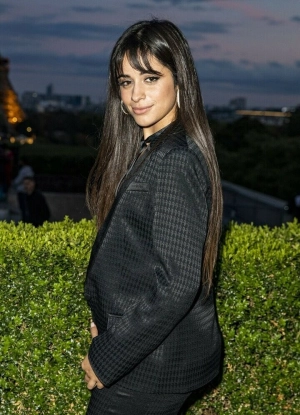 300px_camila-cabello_547.webp