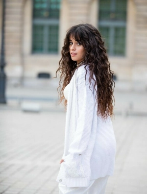 300px_camila-cabello_561.webp