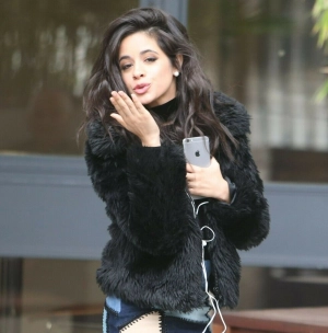 300px_camila-cabello_646.webp