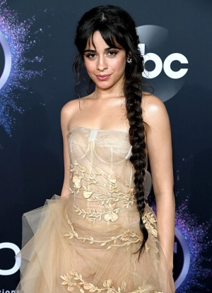 300px_camila-cabello_815.webp