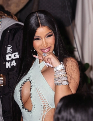 300px_cardi-b_198.webp