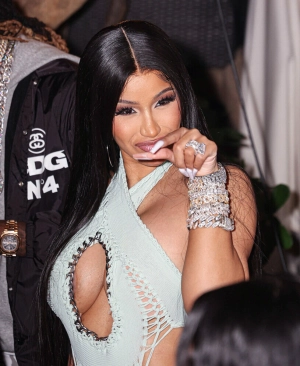 300px_cardi-b_199.webp