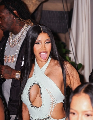 300px_cardi-b_201.webp