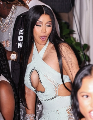 300px_cardi-b_202.webp