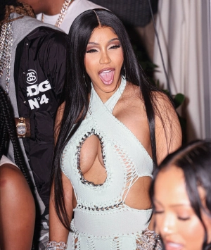 300px_cardi-b_203.webp