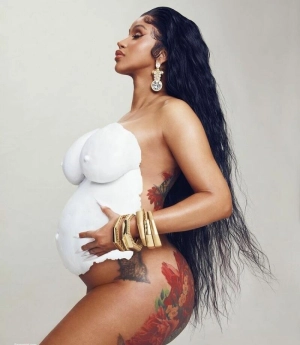 300px_cardi-b_212.webp