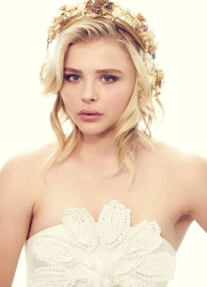 300px_chloe-grace-moretz_206.webp