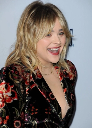 300px_chloe-grace-moretz_239.webp