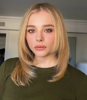 300px_chloe-grace-moretz_297.webp