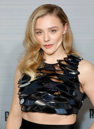 300px_chloe-grace-moretz_304.webp