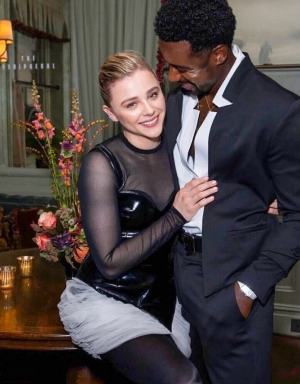 300px_chloe-grace-moretz_315.webp