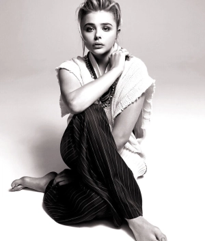 300px_chloe-grace-moretz_357.webp