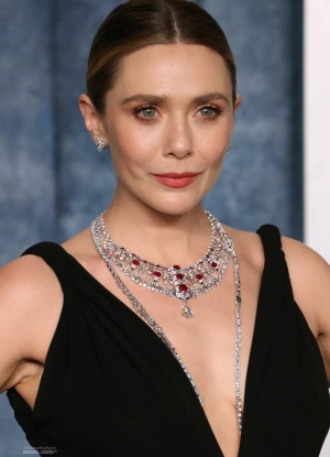 300px_elizabeth-olsen_585.webp