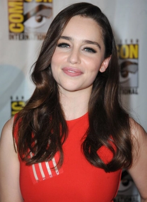 300px_emilia-clarke_1009.webp