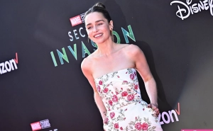 300px_emilia-clarke_1041.webp