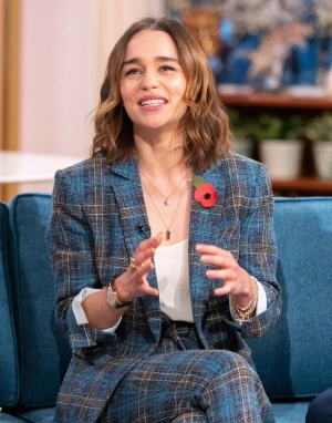 300px_emilia-clarke_853.webp