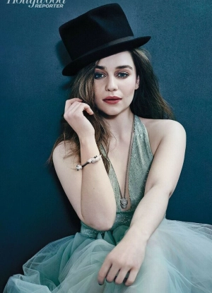 300px_emilia-clarke_888.webp