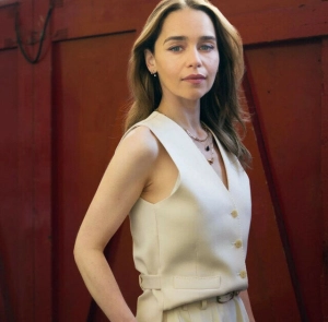 300px_emilia-clarke_924.webp