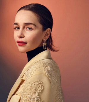 300px_emilia-clarke_974.webp