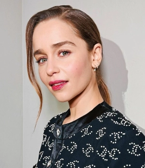 300px_emilia-clarke_992.webp