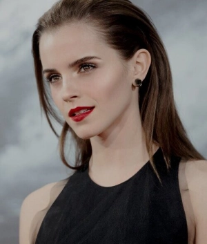 300px_emma-watson_893.webp