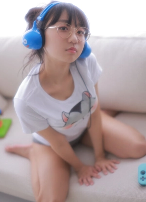 300px_eunji-pyoapple_568.webp