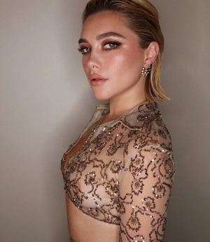 300px_florence-pugh_134.webp