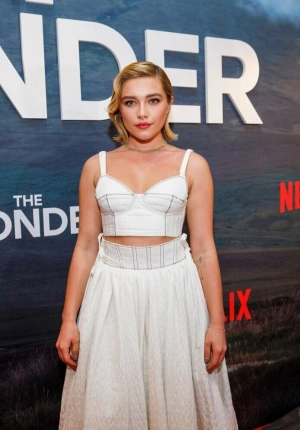 300px_florence-pugh_158.webp