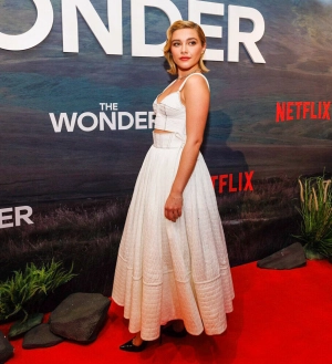 300px_florence-pugh_159.webp