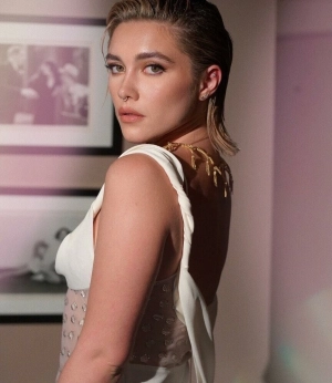 300px_florence-pugh_178.webp