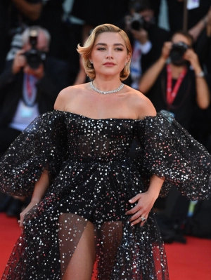 300px_florence-pugh_212.webp