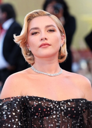 300px_florence-pugh_219.webp