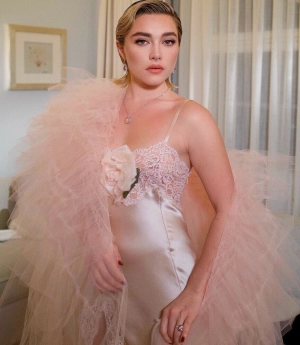 300px_florence-pugh_284.webp