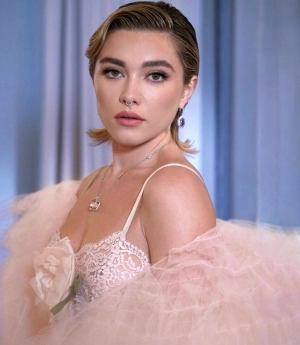 300px_florence-pugh_285.webp