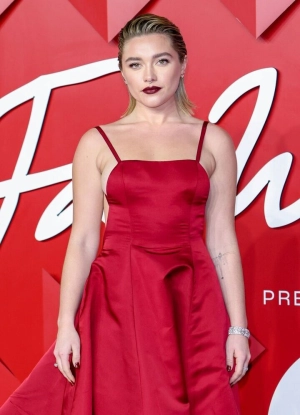 300px_florence-pugh_300.webp