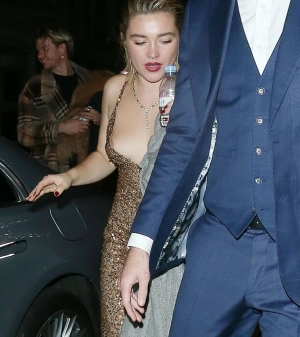 300px_florence-pugh_320.webp