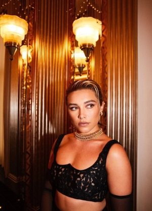 300px_florence-pugh_324.webp