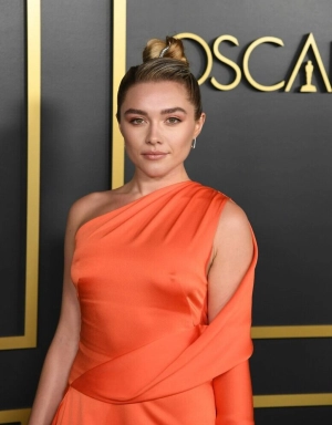 300px_florence-pugh_41.webp